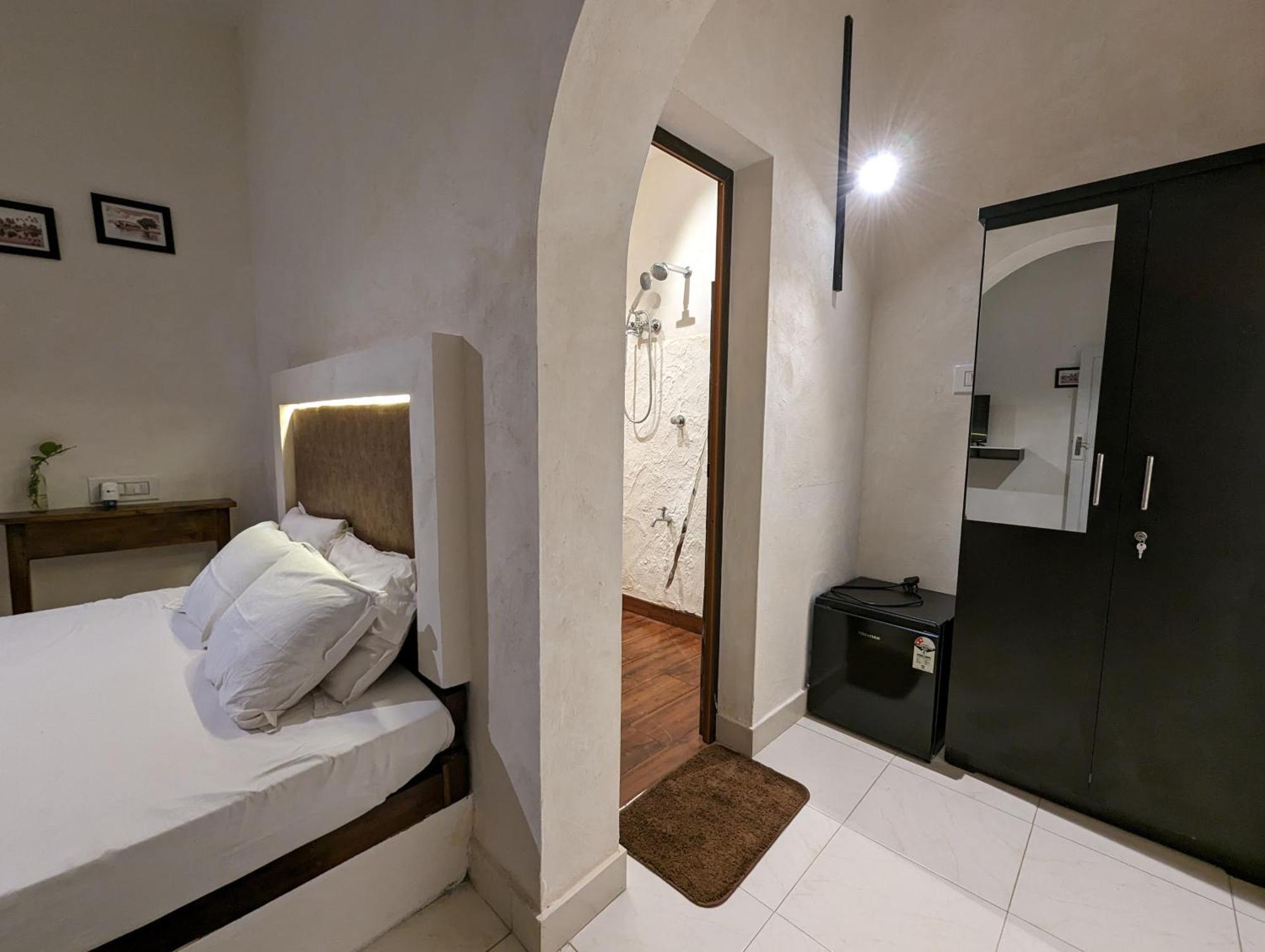 Satta Beach Deluxe Varkala Phòng bức ảnh